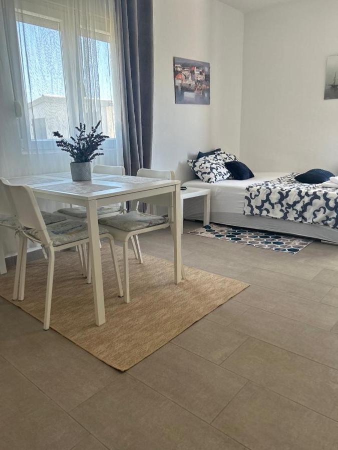 Apartmani Fulir Vrsi Exterior foto